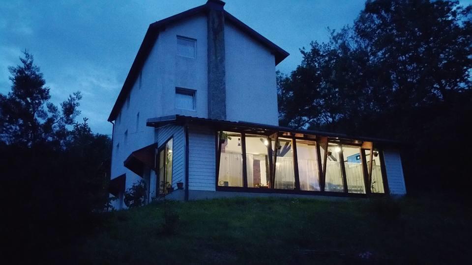 Villa Casa Piscul Lupului Pucioasa Exterior foto
