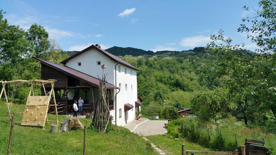 Villa Casa Piscul Lupului Pucioasa Exterior foto